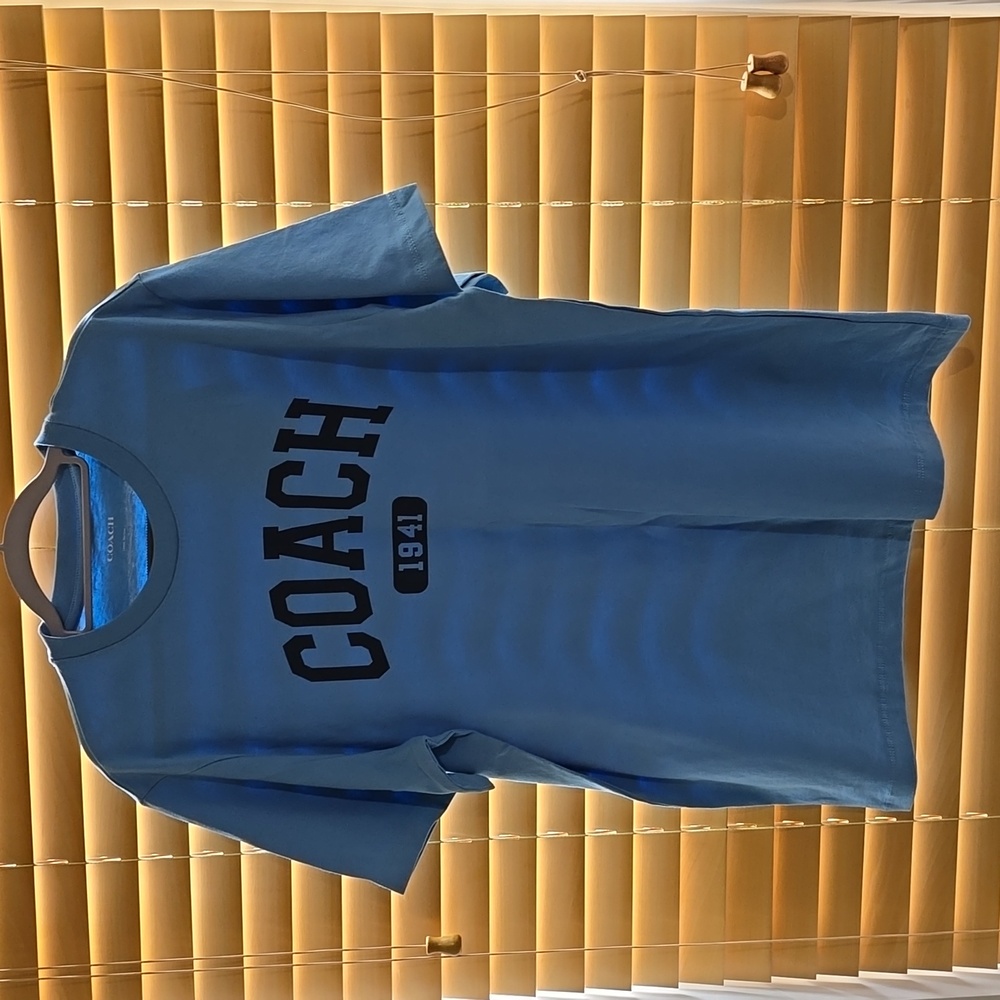 17). NWT Coach Men's Simple Tshirt size L